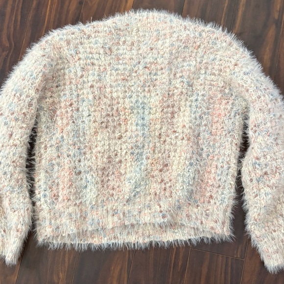 Lush Textured Cream Sweater - Picture 4 of 4